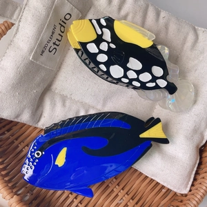 Creative ocean fish hair claws in tropical triggerfish and blue tang designs for women