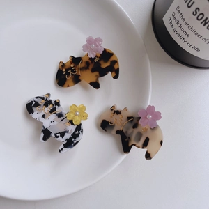 Set di tre mollette per capelli in acetato a forma di gatto con accenti floreali