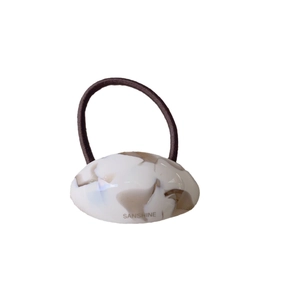 Minimalist oval tortoiseshell acetate ponytail holder with a high-elastic hair tie