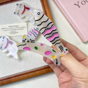 Barrettes à cheveux en acétate avec motifs chat et poisson et fini nacré élégant