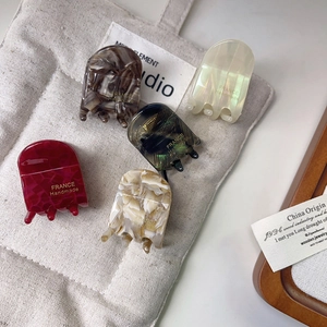Set de 5 mini pinces à cheveux en acétate, coloris écaille, blanc perle et marbre