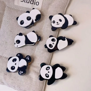 Lot de barrettes panda mignonnes avec six poses différentes en résine brillante