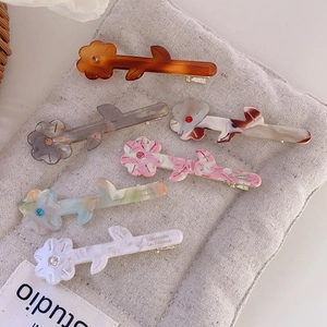Pince à Cheveux Fleur en Acétate Élégante Française pour Femme Pince à Bec de Canard en Strass de Marbre