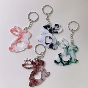 Porte-clés Lapin Mignon en Acrylique Texture Marbre Anneau de Clé Bunny Découpe en Cœur Pendentif de Sac pour Femmes Filles