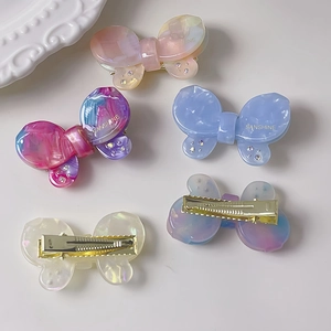 Elegante fermaglio per capelli a farfalla in acetato con strass in vari colori