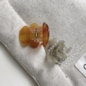 Mini amber resin and marble white pearl claw clips for hair styling accessories