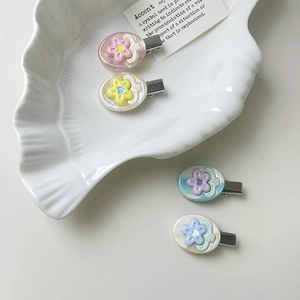 Cute colorful macaron floral hair clips set with heart details on shell tray