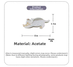 Detail view of a 12cm white acetate cat hair claw clip with size and weight specs