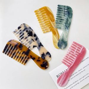 Five-piece set of elegant acetate hair combs with marble and tortoiseshell patterns