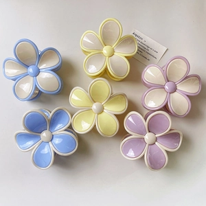 Cute Color Block Flower Hair Claw Clip Sweet Plastic Resin Shark Clip For Women Elegant Daily Styling Hair Accessories