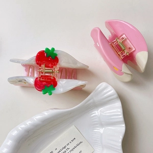 Lot de pinces à cheveux en acétate avec design fraise 3D et blocs de couleurs rose pastel