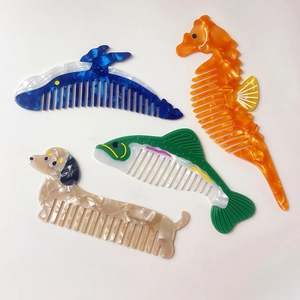 Peigne à Cheveux en Acétate Forme d'Animal pour Femmes Mignon Baleine Hippocampe Chien Dents Larges Antistatique Portable