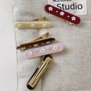 5-piece vintage floral rhinestone hair clips set with acrylic finish on beige fabric