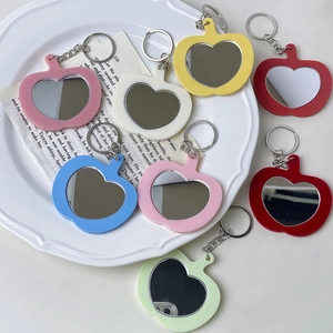 Llavero de Espejo de Acrílico con Forma de Manzana Espejo Compacto de Corazón para Mujer Colgante de Bolso Mini Espejo de Maquillaje