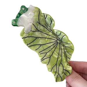 Pince à cheveux créative en forme de feuille de lotus et grenouille en acétate vert nacré