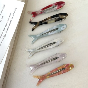 Cute Fish Acetate Hair Clip Y2K Aesthetic Marbled Duckbill Clip Handmade Sweet Rhinestone Eye Fringe Clip For Women