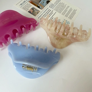 Set di 3 mollette per capelli in acetato color rosso rosa, marmo e azzurro chiaro