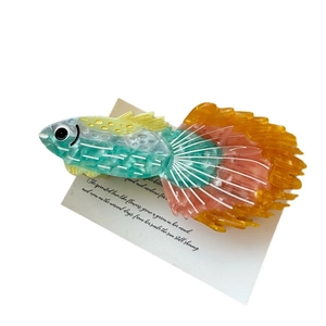 Pince à cheveux poisson série océan en acétate texture marbre pour coiffure femme