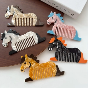 Peigne à Cheveux en Forme de Cheval en Acétate Motif de Marbre Brosse à Cheveux de Dessin Animé pour Femmes Soins Capillaires
