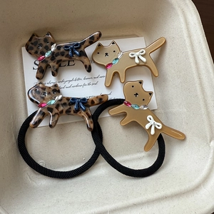 Set de barrettes et chouchous chat à motif léopard avec décorations de bijoux