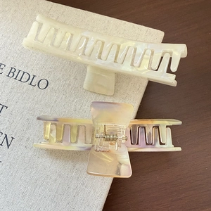 Pinces à cheveux rectangulaires en acétate, blanc marbre et dégradé arc-en-ciel