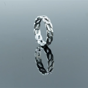 Polished silver Cuban link chain ring for men and women made of durable stainless steel