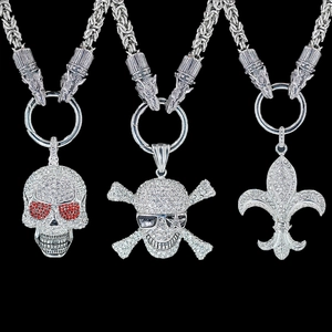 Collier Vintage Gothique en Acier Inoxydable Tête de Loup Chaîne Byzantine Avec Pendentif Crâne Fleur de Lys Strass Punk Bijoux Homme
