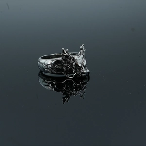 Vintage silver dragon head ring in punk style with detailed scales and a mirror reflection