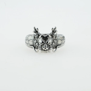 Vintage dragon head ring for men made of stainless steel with detailed silver finish