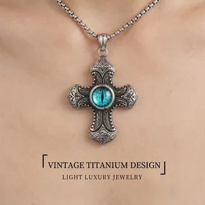 Collier Croix en Acier Inoxydable Gothique Rétro Pendentif Œil de Dragon Gravé Bijoux Punk pour Hommes Femmes