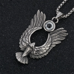 Collana da uomo con pendente aquila gotica in acciaio al titanio vintage con ali piumate