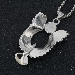 Pendaglio da uomo a forma di aquila in titanio con piuma e collana a catena argentata