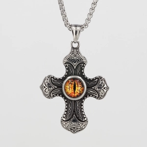 Collier croix gothique en acier inoxydable avec œil du démon orange et gravures rétro