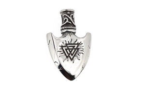 Detailansicht des Wikinger-Schildanhängers mit Valknut-Symbol und verzierten Gravuren