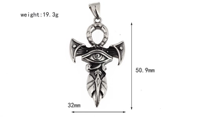 Detail van de vintage Oog van Horus Ankh-dolk hanger van verouderd roestvrij staal zilver