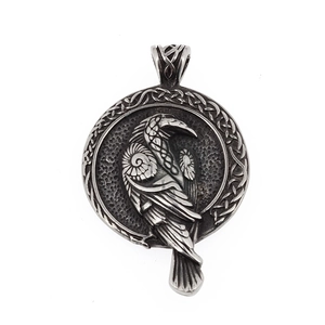 Pendentif Viking corbeau en acier inoxydable avec gravure de nœud celtique vintage