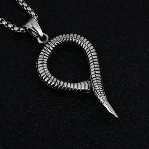 Pendentif serpent vintage punk en acier titane pour hommes avec chaîne à mailles argentées