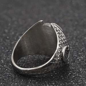 Retro punk titanium steel ring featuring a vintage navy anchor design and geometric texture