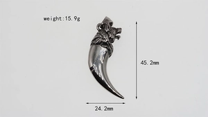 Wolf head pendant dimensions showing 45.2mm height and 15.9g weight for men's necklace