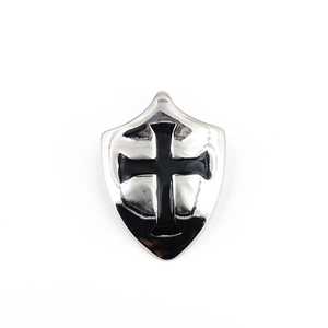 Vintage Schild-Anhänger aus Silber mit schwarzem Kreuz im Retro-Gothic-Punk-Stil