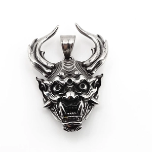 Pendentif masque Hannya vintage en acier inoxydable oxydé avec détails punk de crâne