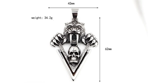 Détails des dimensions du pendentif punk tigre et crâne avec 42mm de large et 62mm de haut