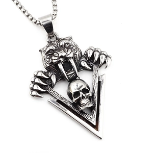Collier pour homme avec pendentif tête de tigre et crâne en argent vieilli