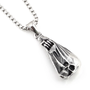 Collier avec pendentif crâne hip-hop rétro en acier titane oxydé avec chaîne carrée