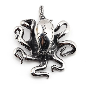 Pendentif poulpe Cthulhu vintage en acier inoxydable avec tentacules détaillés