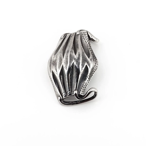 Pendentif masque en argent rétro de style vintage fabriqué en acier titane robuste
