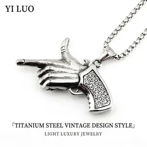 Collier Pendentif Geste de Pistolet en Acier Titane Vintage pour Hommes Bijoux Punk Hip Hop Collier Argent Rétro