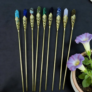Vintage Crystal Hexagonal Prism Hair Stick Golden Alloy Hollow Flower Design Elegant Hair Accessory For Women Wedding