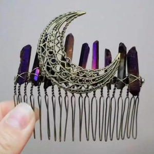 Handgefertigter Mond-Kristall-Haarkamm mit lila Amethyst-Rohsteinen für Brautschmuck