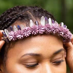 Böhmisches Kristall-Kronen Stirnband mit lila Blumen und handgefertigten Quarzen